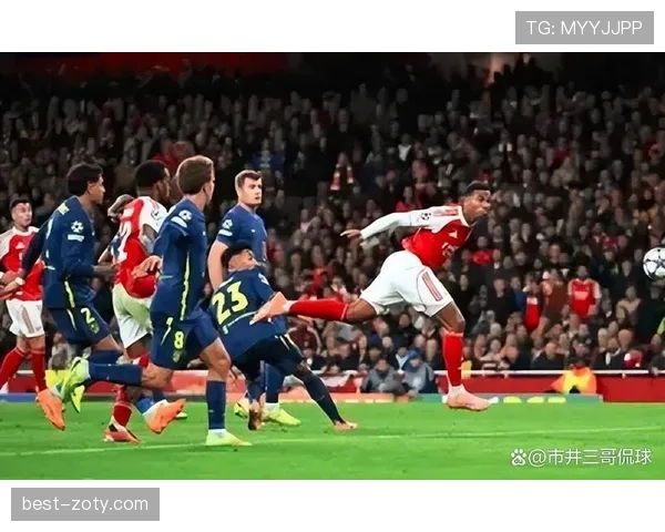 B费与克罗斯的传球风格及战术角色对比：创造力驱动与节奏控制的分野