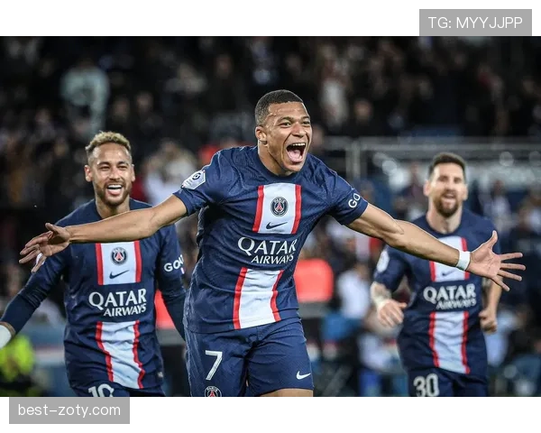 内马尔与姆巴佩进攻角色分化如何驱动多点参与进攻体系